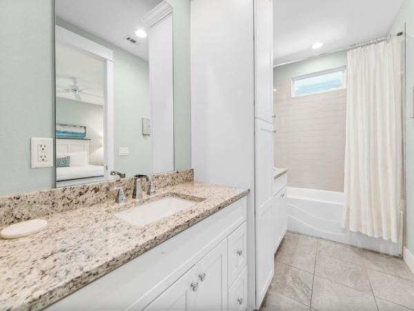 Luxury 5-Bedroom Vacation Townhome in Seagrove Beach - Golf Cart included